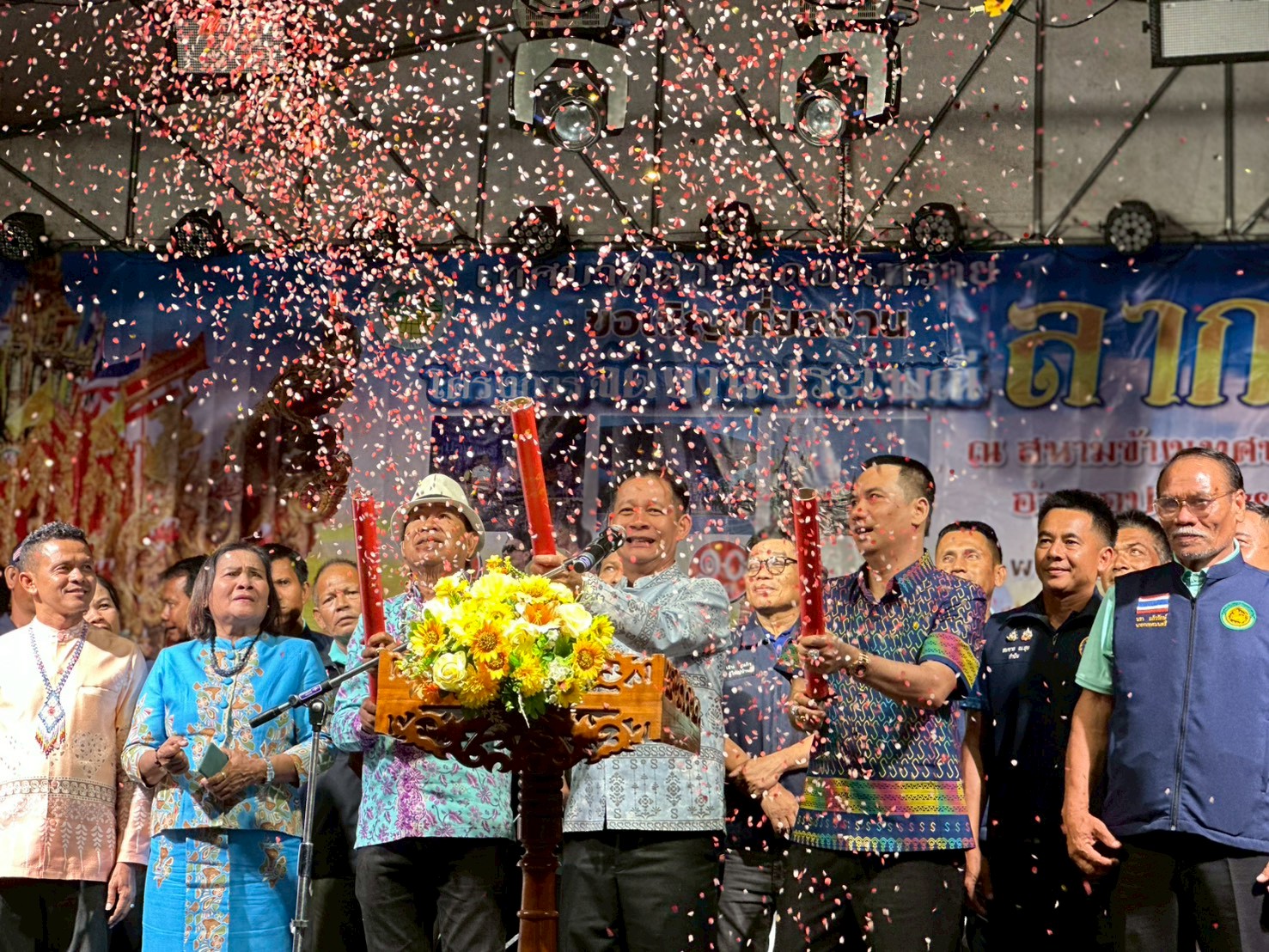 เทศบาลตำบลดอนทราย  จัดโครงการจัดงานประเพณีลากพระ  ประจำปี  2568  ในวันที่ 9 – 11 ตุลาคม  2568 
ณ สนามข้างเทศบาลตำบลดอนทราย    โดยมีวัตถุประสงค์เพื่อส่งเสริมและอนุรักษ์ประเพณีลากพระให้คงอยู่  
ส่งเสริม สืบสานศิลปวัฒนธรรมท้องถิ่น และวัฒนธรรมไทย  ตลอดจนสร้างความรัก ความสามัคคีและความปรองดองสมานฉันท์
 แก่ประชาชน ทุกกลุ่ม ทุกฝ่ายในชุมชน และเพื่อส่งเสริมการท่องเที่ยวของตำบลดอนทรายให้เป็นที่รู้จักอย่างแพร่หลาย 
และเป็นการกระตุ้นเศรษฐกิจให้กับคนในชุมชน