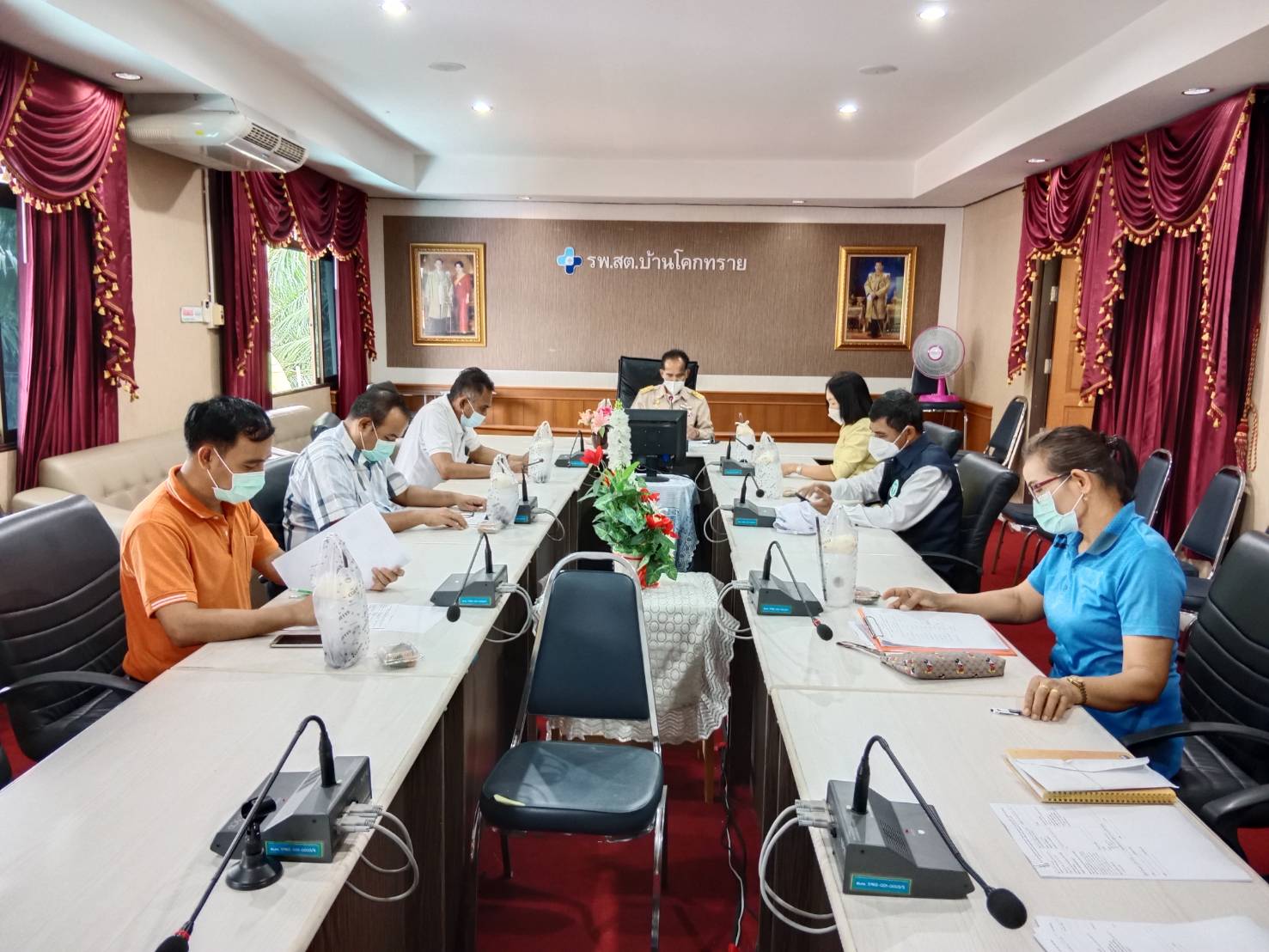ประชุมคณะอนุกรรมการสนับสนุนการจัดบริการดูแลระยะยาวสำหรับผู้สูงอายุที่มีภาวะพึ่งพิง ครั้งที่1/2565 ณ.โรงพยาบาลส่งเสริมสุขภาพตำบลบ้านโคกทราย เพื่ออนุมัติ care plan จำนวน 8 คน