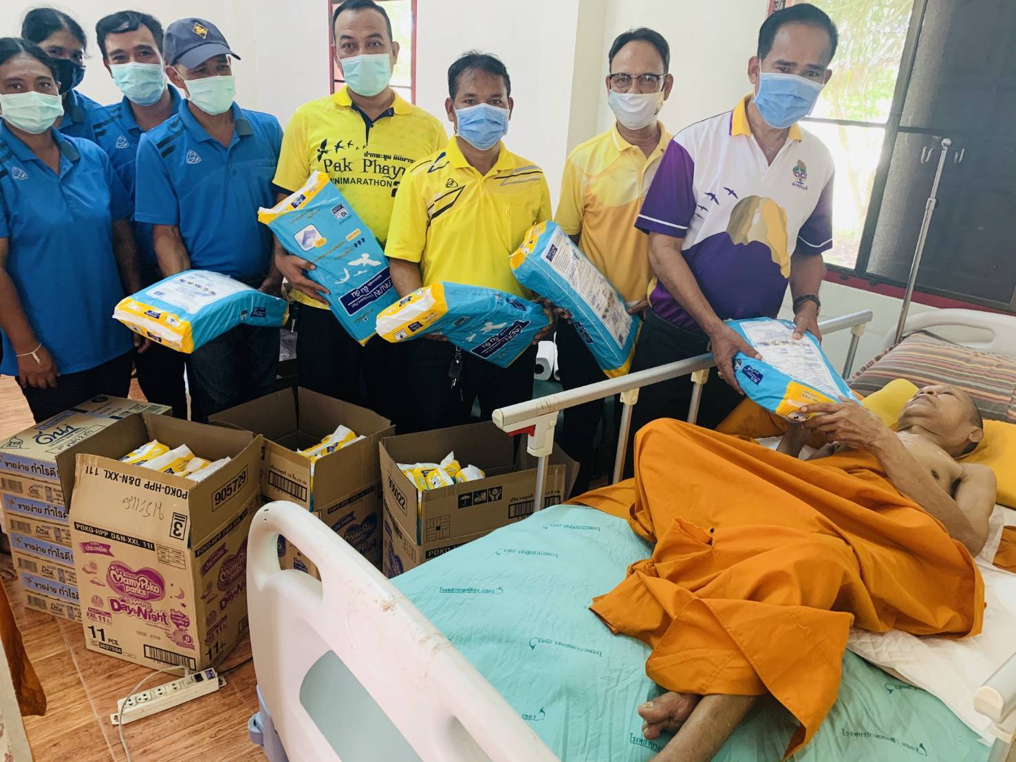 LTC ตำบลดอนทราย โดยนายมานพ ช่วยมณี นายกเทศมนตรีตำบลดอนทราย พร้อมทีมงาน มอบวัสดุอุปกรณ์แก่ผู้ป่วย ประจำปี 2563